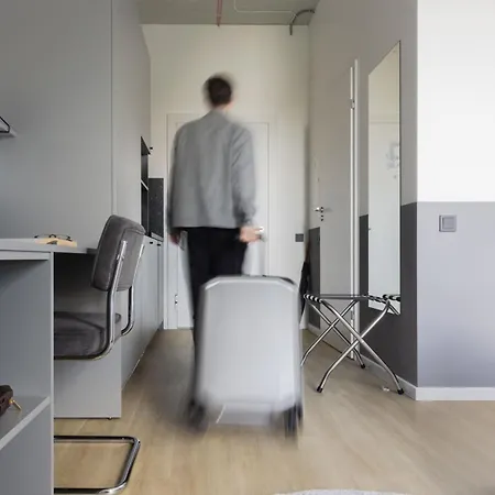 Solo Society Hybrid Hotel 3*