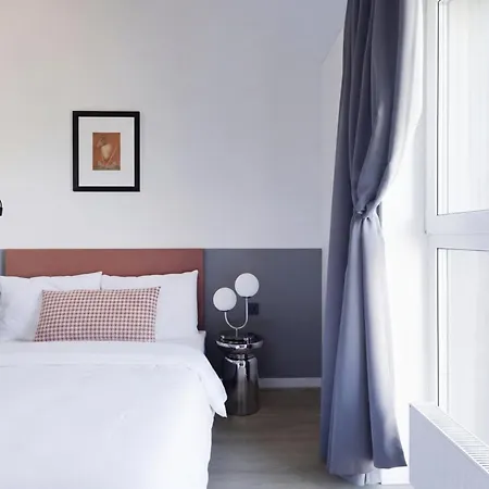 Solo Society Hybrid Hotel Vilnius