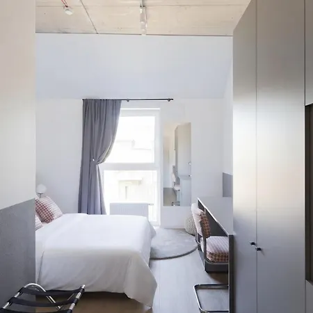 Solo Society Hybrid Hotel 3*