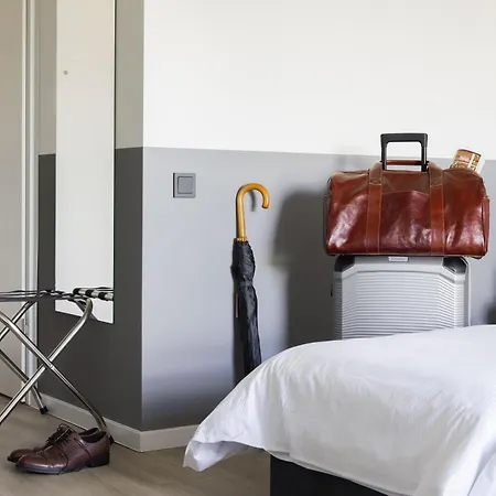 Solo Society Hybrid Hotel 3*